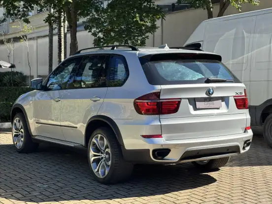 BMW-X5-4.4 V8 TURBO GASOLINA XDRIVE50I AUTOMÁTICO BMW-X5-2011