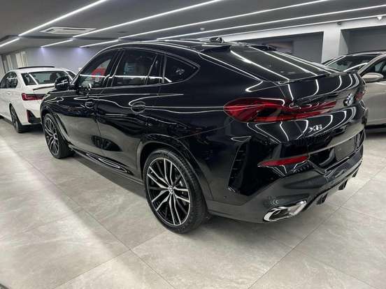 BMW-X6-3.0 TWINPOWER GASOLINA XDRIVE40I M SPORT DARK EDITION AUTOMÁTICO BMW-X6-2025