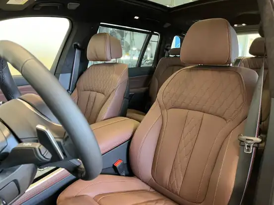 BMW-X7-2025