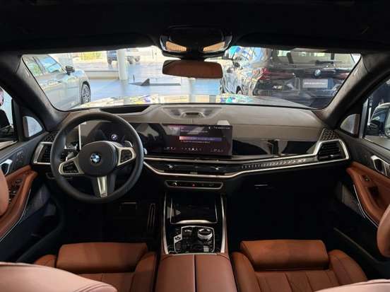 BMW-X7-2025