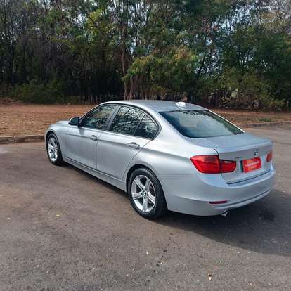BMW-320i-2015