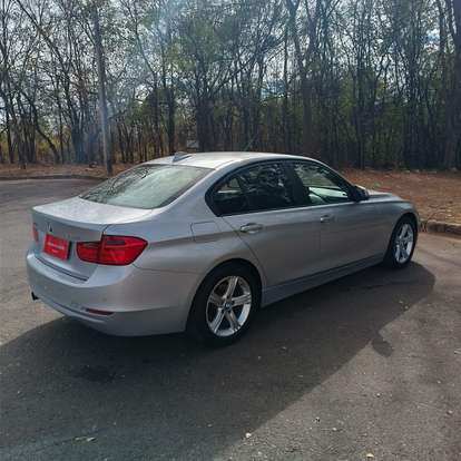 BMW-320i-2015