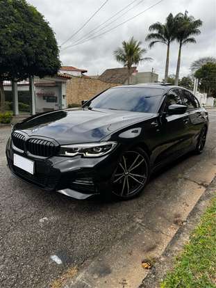 BMW-320i-2022