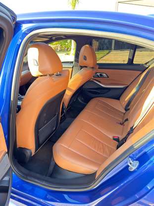BMW-320i-2021