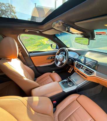 BMW-320i-2021