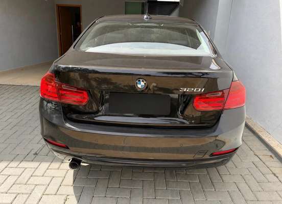 BMW-320i-2013