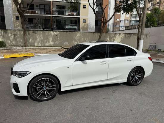 BMW-320i-2020
