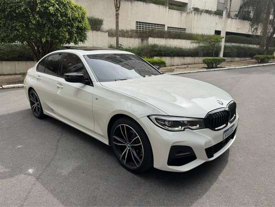 BMW-320i-2020