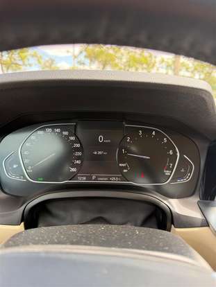 BMW-320i-2021