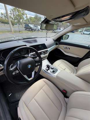 BMW-320i-2021