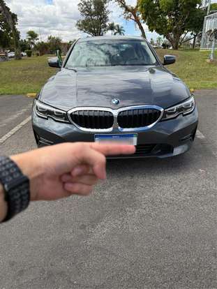 BMW-320i-2021