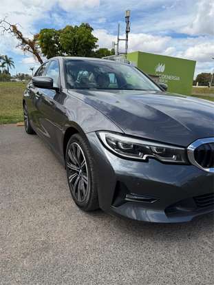 BMW-320i-2021