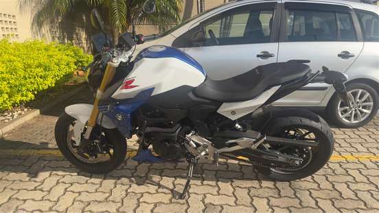 BMW-F 900 R SPORT PLUS-2023