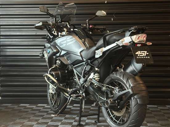 BMW-R 1250 GS PREMIUM TRIPLE BLACK BMW-R 1250 GS PREMIUM TRIPLE BLACK-2022