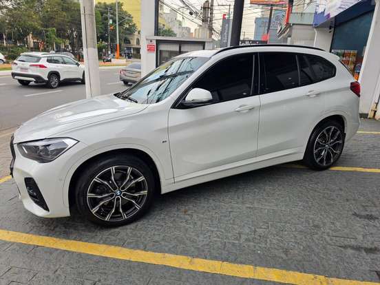 BMW-X1-2022