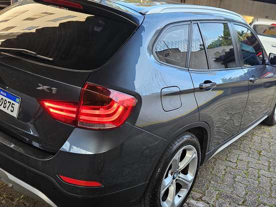 BMW-X1-2.0 16V TURBO GASOLINA SDRIVE20I 4P AUTOMÁTICO BMW-X1-2013
