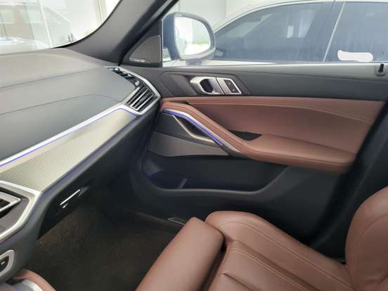 BMW-X6-2021