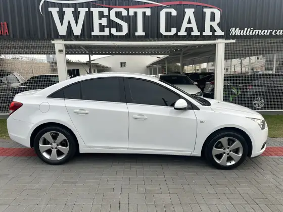 CHEVROLET CRUZE 1.8 LT 16V FLEX 4P MANUAL CHEVROLET CRUZE 1.8 LT 16V FLEX 4P MANUAL