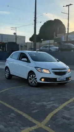 CHEVROLET ONIX 1.4 MPFI LT 8V FLEX 4P MANUAL CHEVROLET ONIX 1.4 MPFI LT 8V FLEX 4P MANUAL