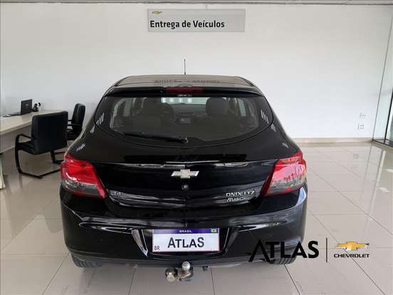 CHEVROLET-ONIX-2014