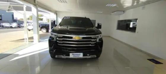 CHEVROLET SILVERADO 5.3 V8 GASOLINA 1500 HIGH COUNTRY 4X4 AUTOMÁTICO CHEVROLET SILVERADO 5.3 V8 GASOLINA 1500 HIGH COUNTRY 4X4 AUTOMÁTICO