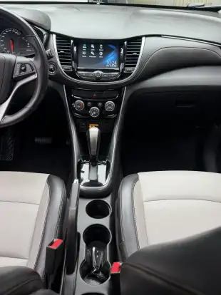 CHEVROLET-TRACKER-2017
