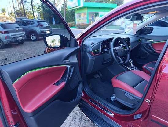 CHEVROLET-TRACKER-2025