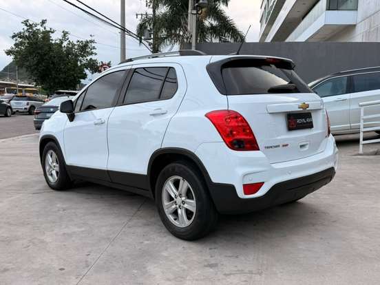 CHEVROLET-TRACKER-2017
