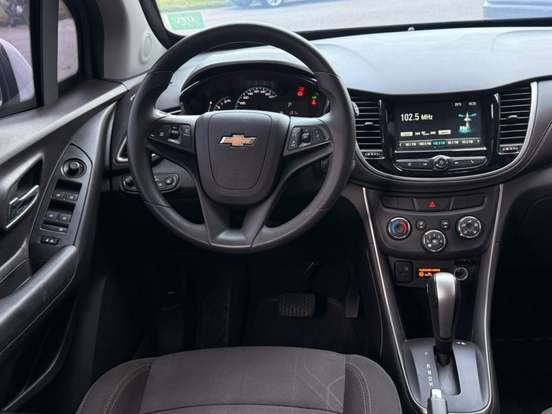 CHEVROLET-TRACKER-2017