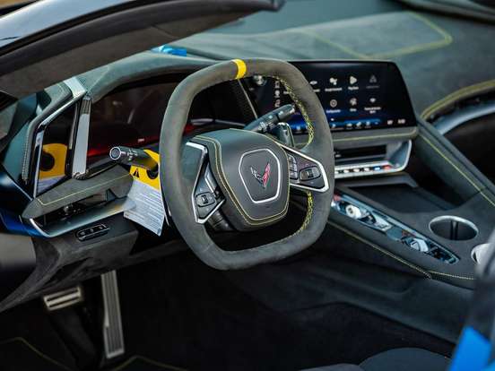 CHEVROLET-CORVETTE-6.2 V8 LT3 GASOLINA STINGRAY CONVERSIVEL AUTOMÁTICO CHEVROLET-CORVETTE-2025