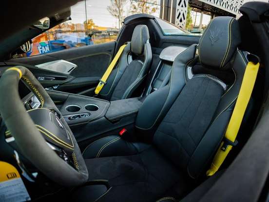 CHEVROLET-CORVETTE-6.2 V8 LT3 GASOLINA STINGRAY CONVERSIVEL AUTOMÁTICO CHEVROLET-CORVETTE-2025