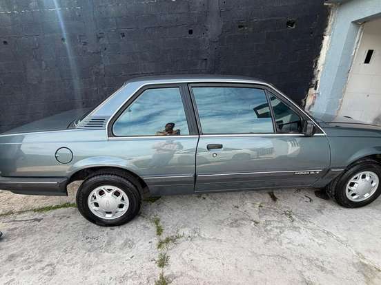 CHEVROLET-MONZA-1988