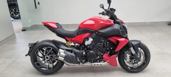 DUCATI DIAVEL V4 DUCATI DIAVEL V4