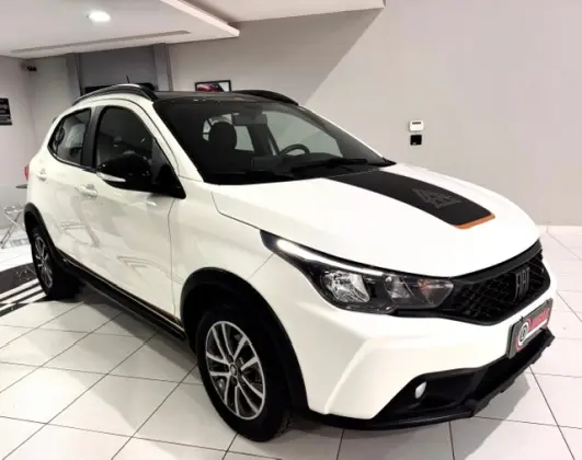 FIAT ARGO 1.3 FIREFLY FLEX TREKKING CVT FIAT ARGO 1.3 FIREFLY FLEX TREKKING CVT