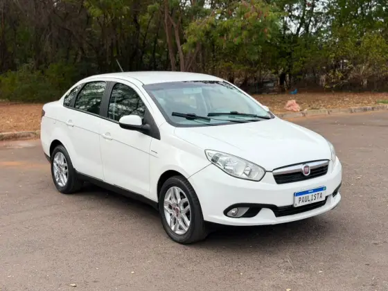 FIAT GRAND SIENA 1.6 MPI ESSENCE 16V FLEX 4P AUTOMATIZADO FIAT GRAND SIENA 1.6 MPI ESSENCE 16V FLEX 4P AUTOMATIZADO