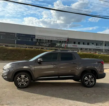 FIAT TORO 2.0 16V TURBO DIESEL FREEDOM 4WD AT9 FIAT TORO 2.0 16V TURBO DIESEL FREEDOM 4WD AT9