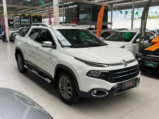 FIAT TORO 2.0 16V TURBO DIESEL RANCH 4WD AT9 FIAT TORO 2.0 16V TURBO DIESEL RANCH 4WD AT9