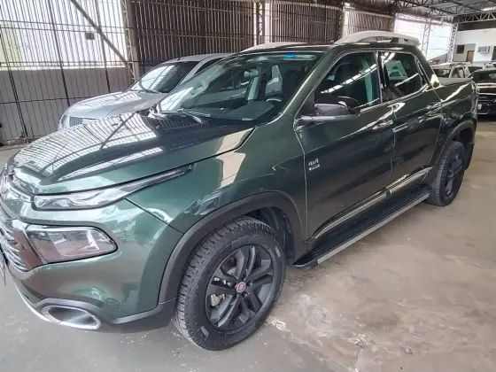 FIAT TORO 2.0 16V TURBO DIESEL VOLCANO 4WD AT9 FIAT TORO 2.0 16V TURBO DIESEL VOLCANO 4WD AT9