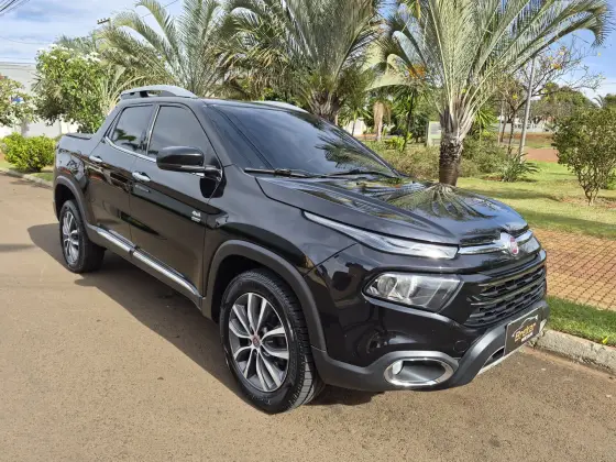 FIAT TORO 2.0 16V TURBO DIESEL VOLCANO 4WD AT9 FIAT TORO 2.0 16V TURBO DIESEL VOLCANO 4WD AT9