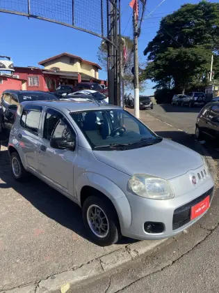 FIAT UNO 1.0 EVO VIVACE 8V FLEX 4P MANUAL FIAT UNO 1.0 EVO VIVACE 8V FLEX 4P MANUAL