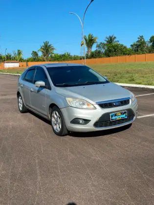 FORD FOCUS 2.0 GHIA 16V FLEX 4P AUTOMÁTICO FORD FOCUS 2.0 GHIA 16V FLEX 4P AUTOMÁTICO