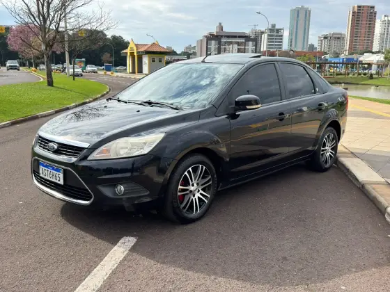 FORD FOCUS 2.0 GHIA 16V FLEX 4P AUTOMÁTICO FORD FOCUS 2.0 GHIA 16V FLEX 4P AUTOMÁTICO