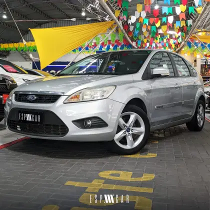FORD FOCUS 2.0 GLX 16V FLEX 4P AUTOMÁTICO FORD FOCUS 2.0 GLX 16V FLEX 4P AUTOMÁTICO
