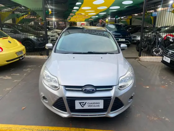 FORD FOCUS 2.0 SE 16V FLEX 4P POWERSHIFT FORD FOCUS 2.0 SE 16V FLEX 4P POWERSHIFT
