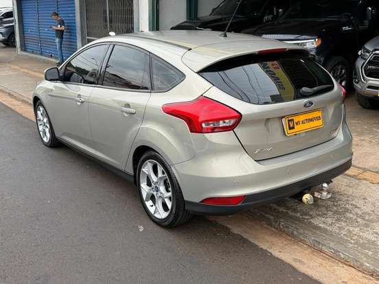 FORD-FOCUS-2.0 SE 16V FLEX 4P POWERSHIFT FORD-FOCUS-2015