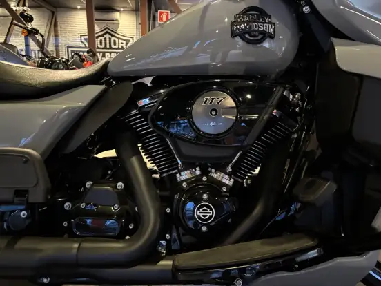 HARLEY-DAVIDSON-STREET GLIDE ULTRA-2025