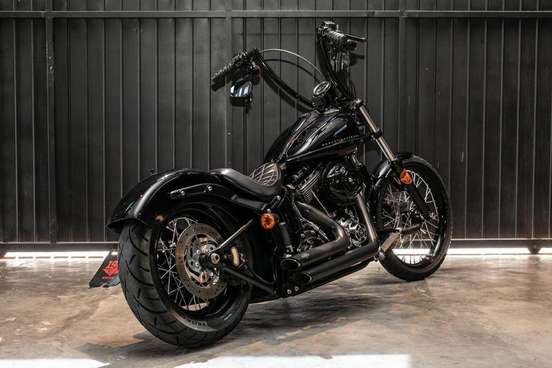HARLEY-DAVIDSON-SOFTAIL BLACKLINE-2012