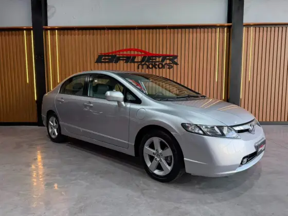 HONDA CIVIC 1.8 LXS 16V FLEX 4P AUTOMÁTICO HONDA CIVIC 1.8 LXS 16V FLEX 4P AUTOMÁTICO