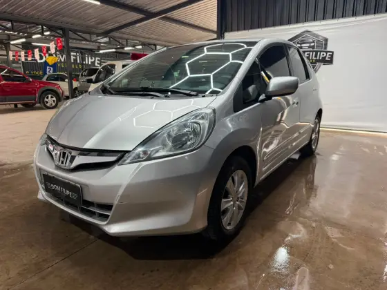 HONDA FIT 1.4 LX 16V FLEX 4P MANUAL HONDA FIT 1.4 LX 16V FLEX 4P MANUAL