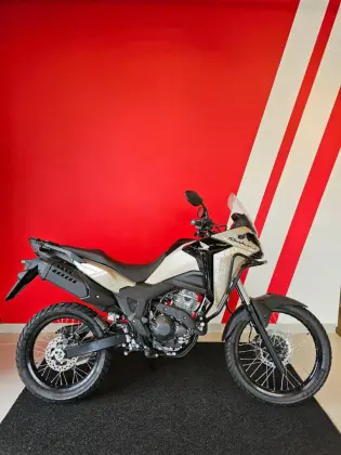 HONDA XRE 300 SAHARA ADVENTURE 